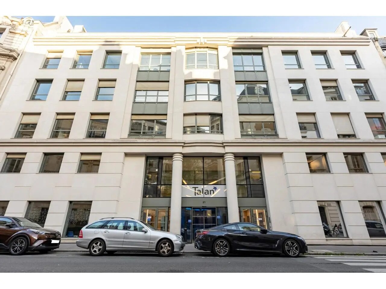 19 Rue Dumont D'Urville, Paris for lease Building Photo- Image 1 of 10