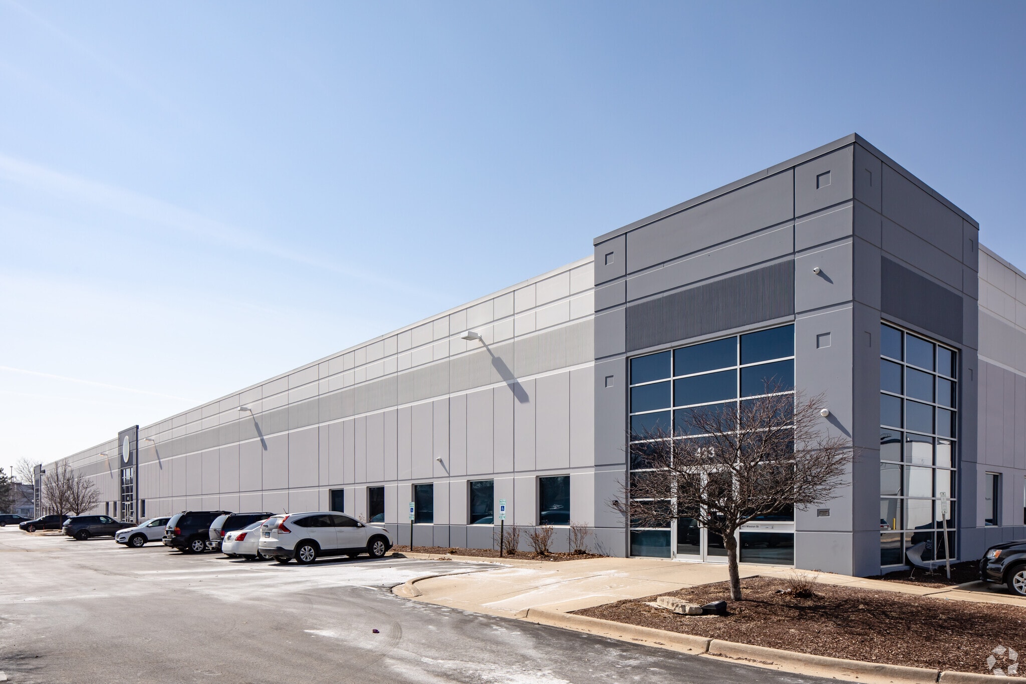 485-493 Mission St, Carol Stream, IL for lease Building Photo- Image 1 of 8