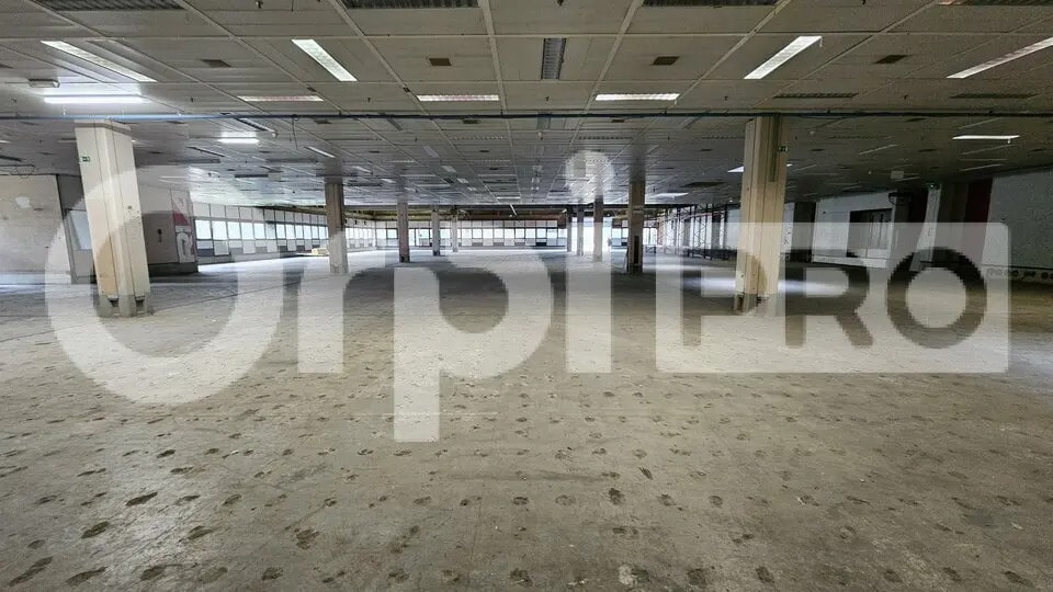 Industrial in Canéjan for lease - Building Photo - Image 1 of 10