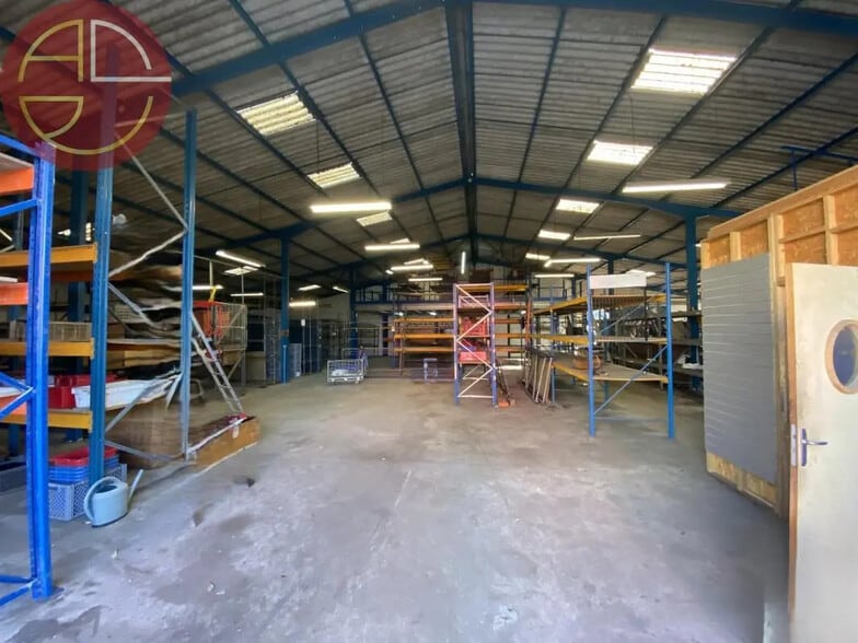 Industrial in Toulouse for lease - Interior Photo - Image 1 of 5