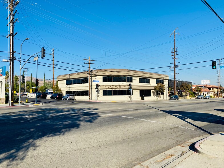 21053 Devonshire St, Chatsworth, CA for sale - Building Photo - Image 1 of 1