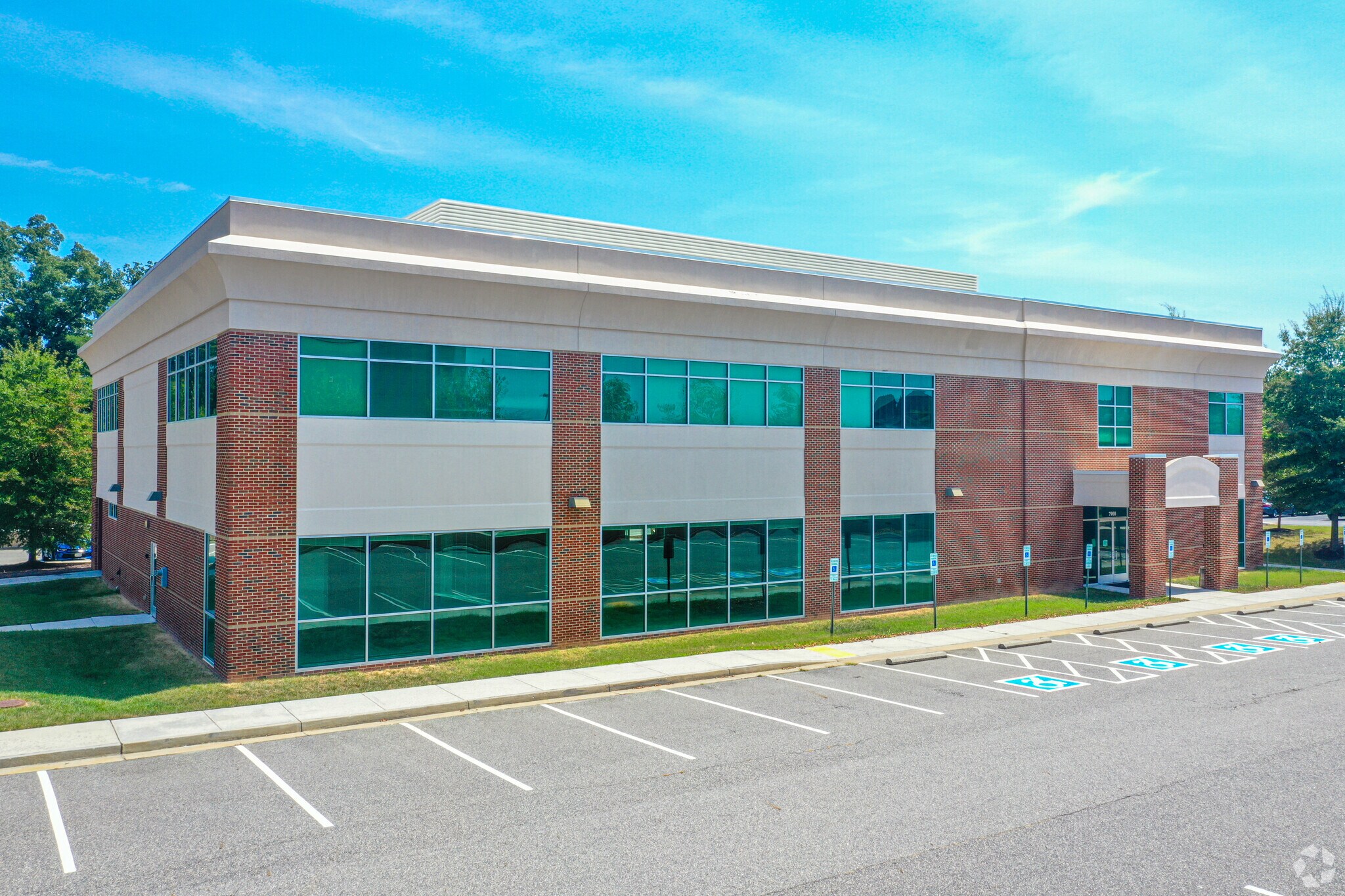 7900 Shrader Rd, Richmond, VA for sale Primary Photo- Image 1 of 1