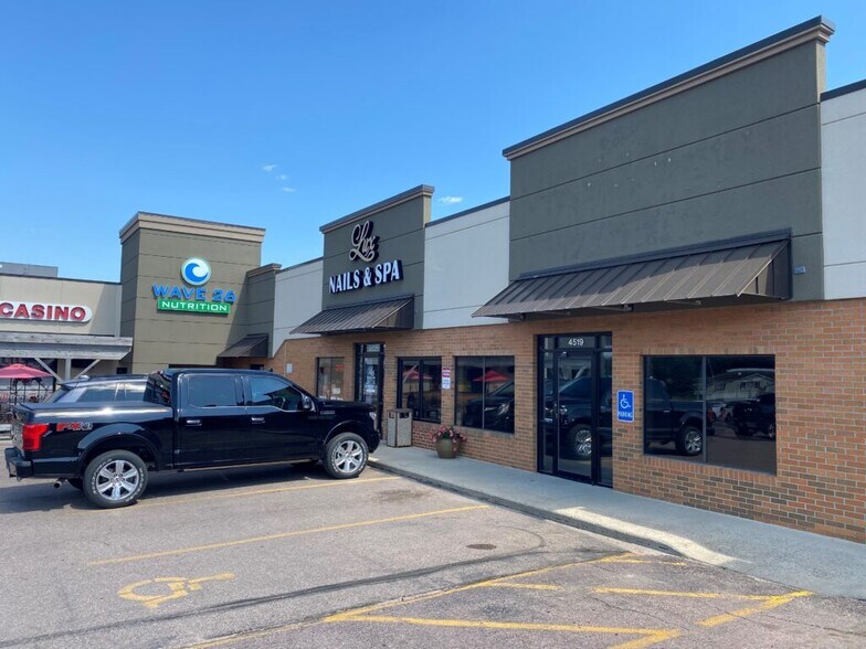 4515-4531 E 26th St, Sioux Falls, SD for lease - Primary Photo - Image 1 of 11