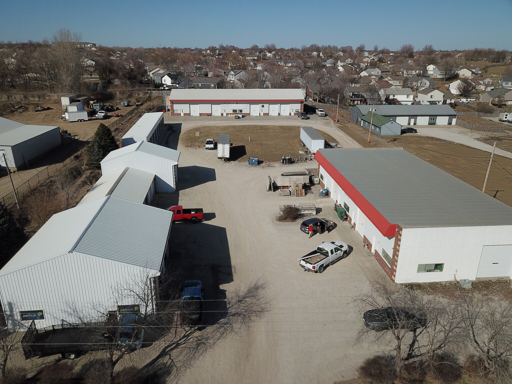 17512 Storage Rd, Omaha, NE for sale Primary Photo- Image 1 of 1