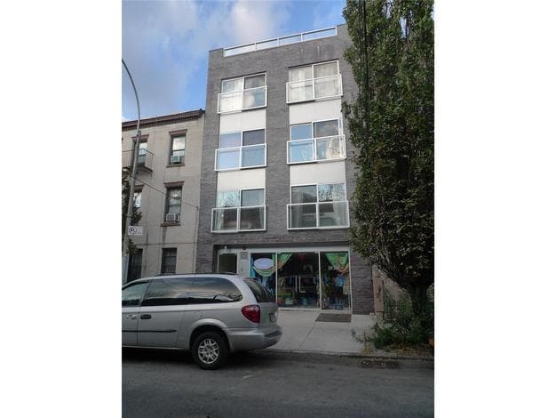 131 N 4th St, Brooklyn, NY for sale Primary Photo- Image 1 of 1
