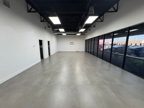 2636 Walnut Hill Ln, Dallas, TX for lease Interior Photo- Image 2 of 4