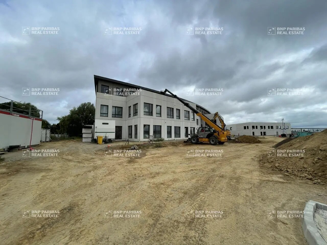 Office in Serris for sale Construction Photo- Image 1 of 9