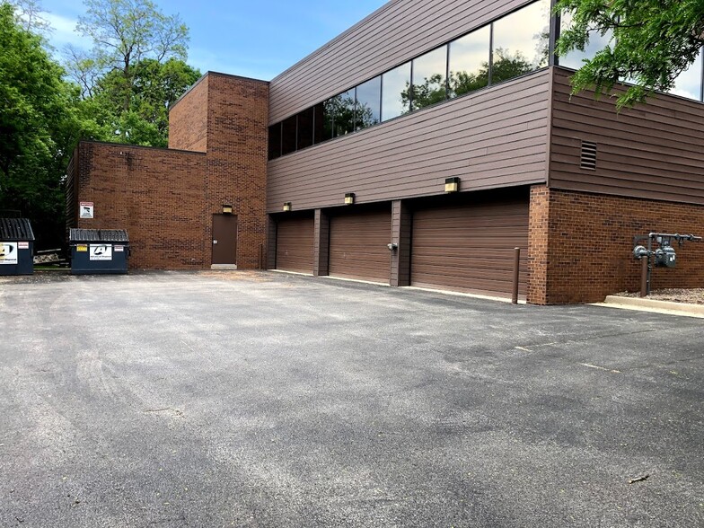 N14W24200 W Tower Pl, Waukesha, WI for lease - Building Photo - Image 3 of 12