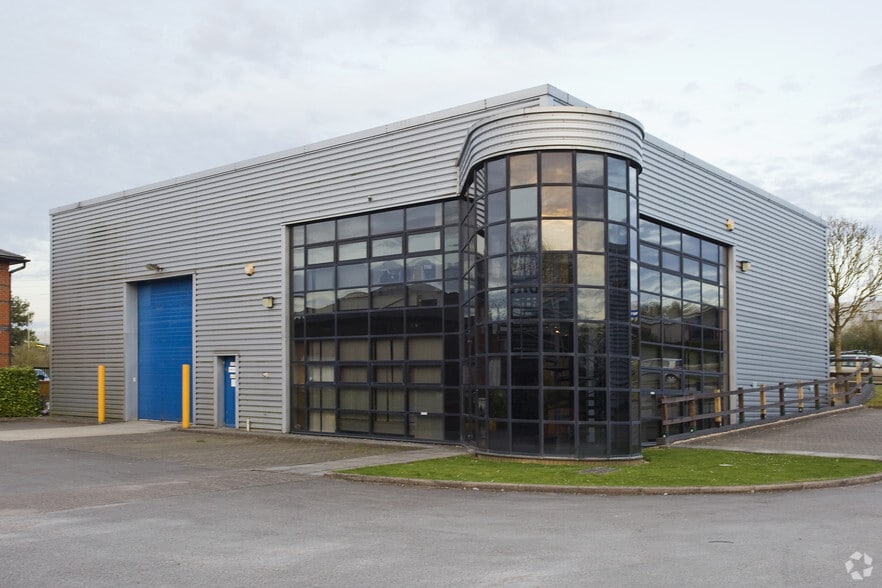 Magellan Clos, Andover for sale - Primary Photo - Image 1 of 1