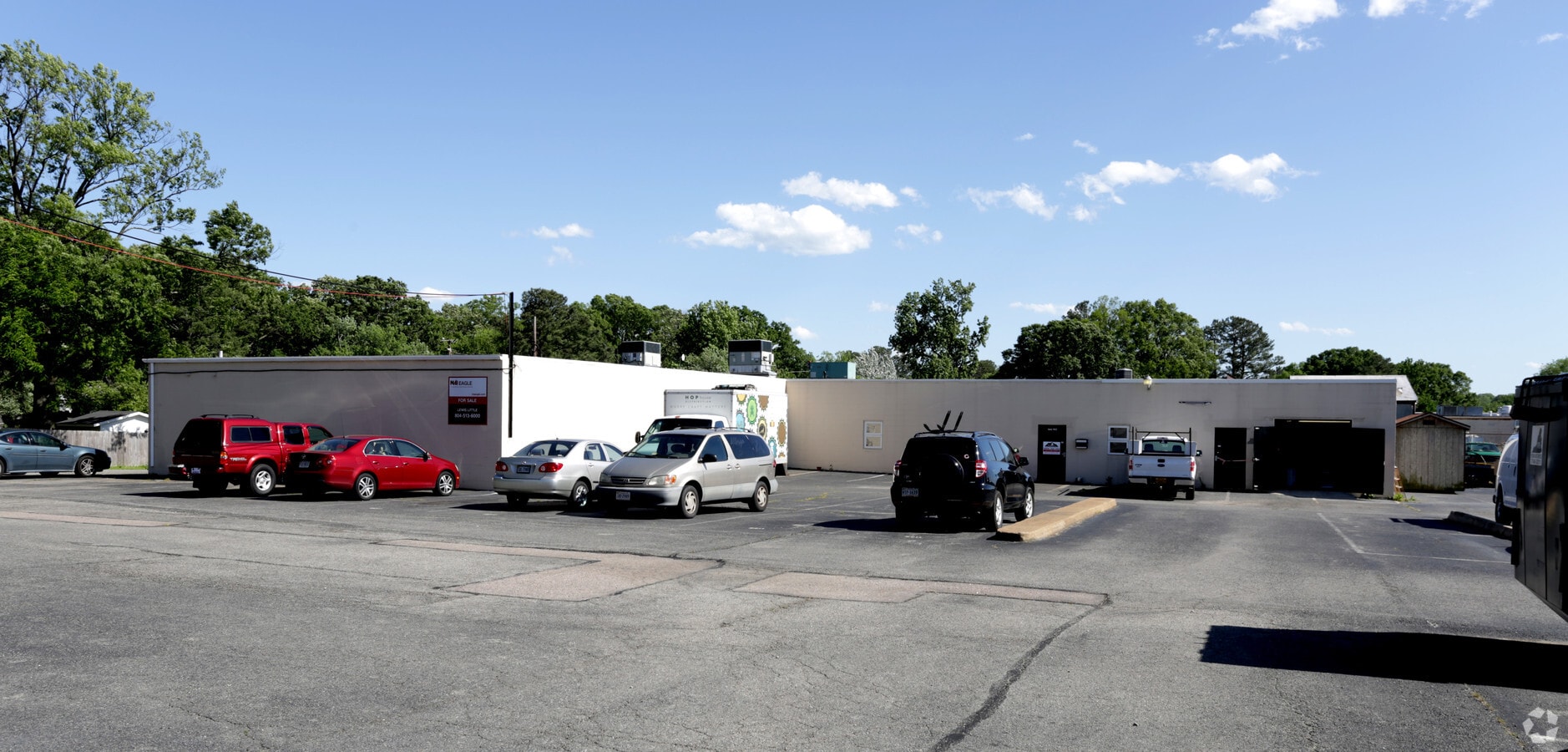 2211 Dickens Rd, Richmond, VA 23230