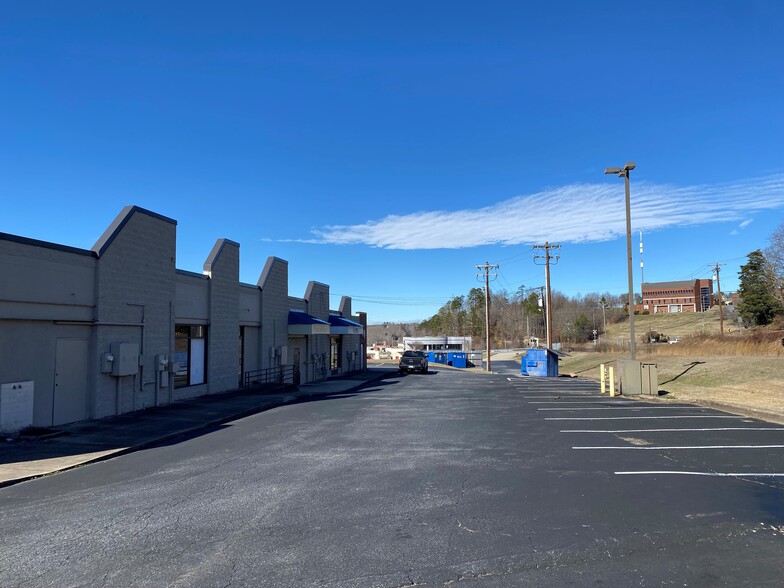 1340-1368 US 321 Hwy NW, Hickory, NC for lease - Building Photo - Image 3 of 4