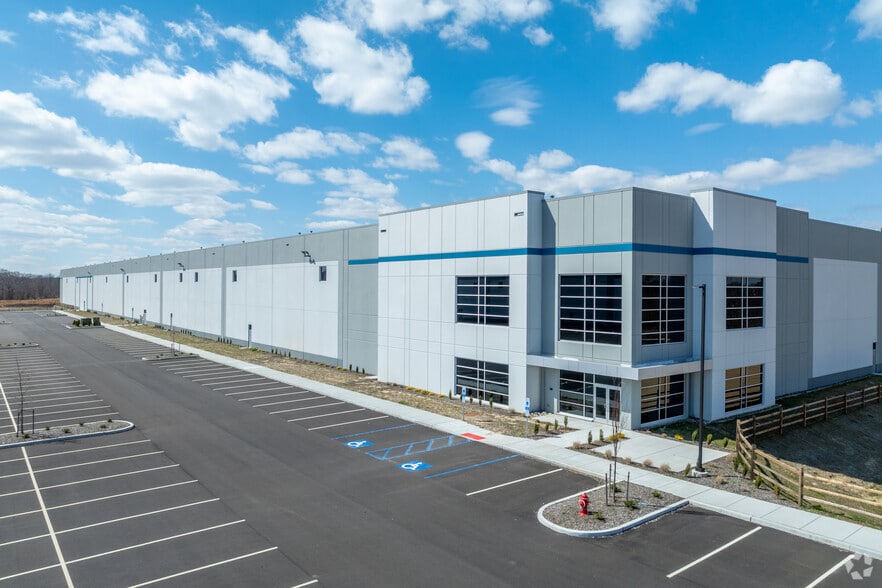 24 N Game Creek Rd, Carneys Point, NJ for lease - Building Photo - Image 1 of 6