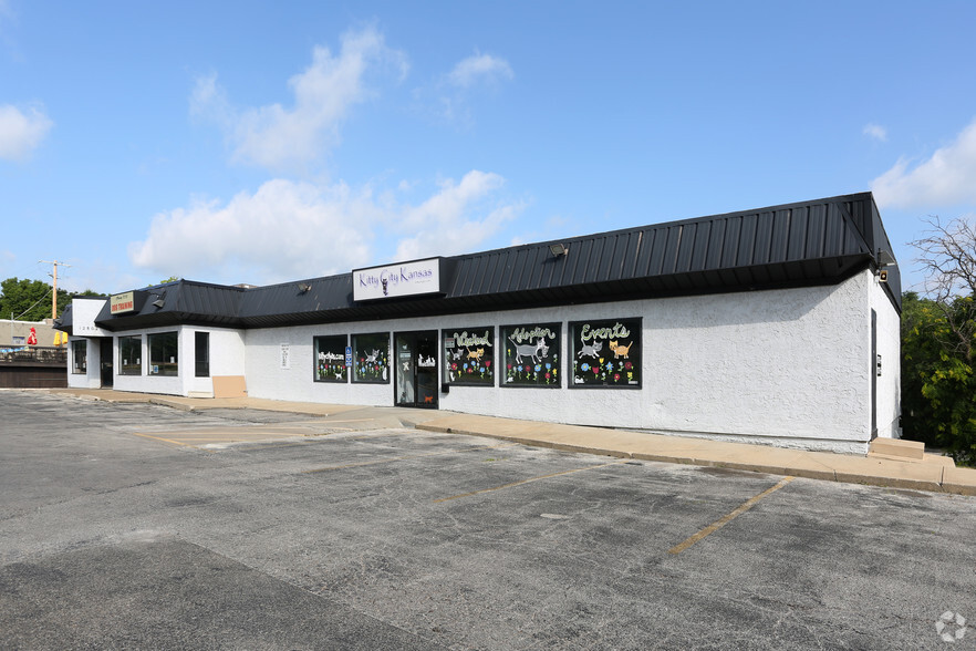 12760-12802 Santa Fe Trail Dr, Lenexa, KS for lease - Building Photo - Image 1 of 6