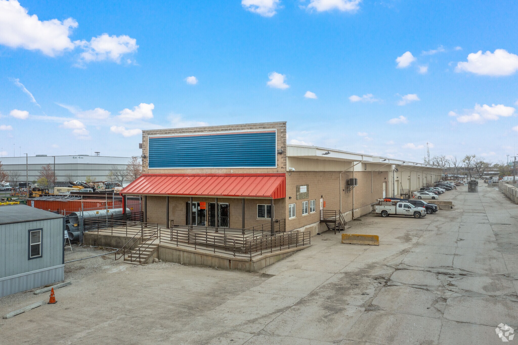 977 W Cermak Rd, Chicago, IL for lease Building Photo- Image 1 of 8