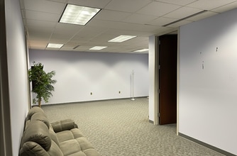 11492 Bluegrass Pky, Louisville, KY for lease Interior Photo- Image 2 of 4