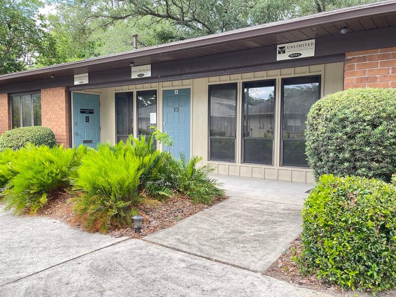 7328 W University Ave, Gainesville, FL for lease - Building Photo - Image 1 of 9