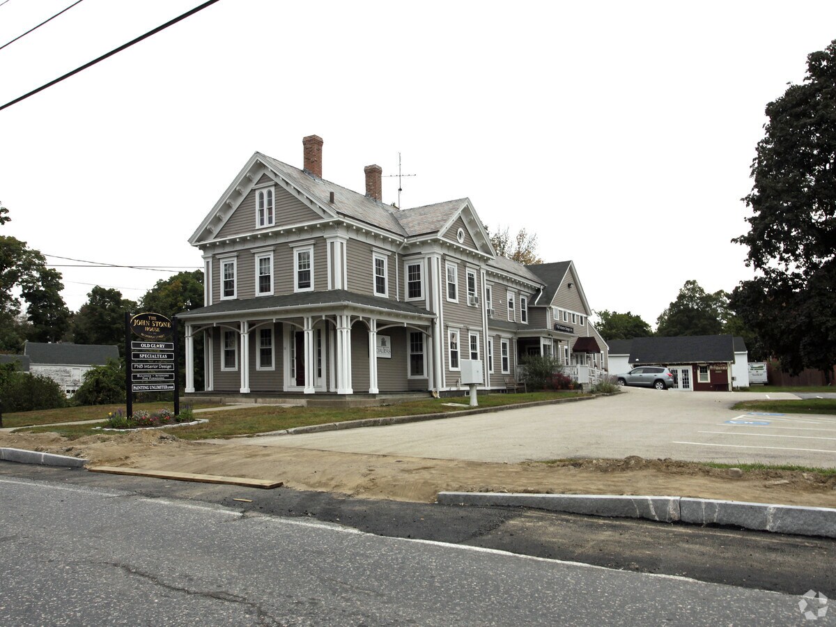 10 Church St, Northborough, MA 01532