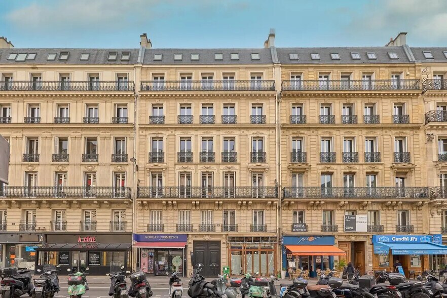 Office in Paris for lease - Building Photo - Image 1 of 31