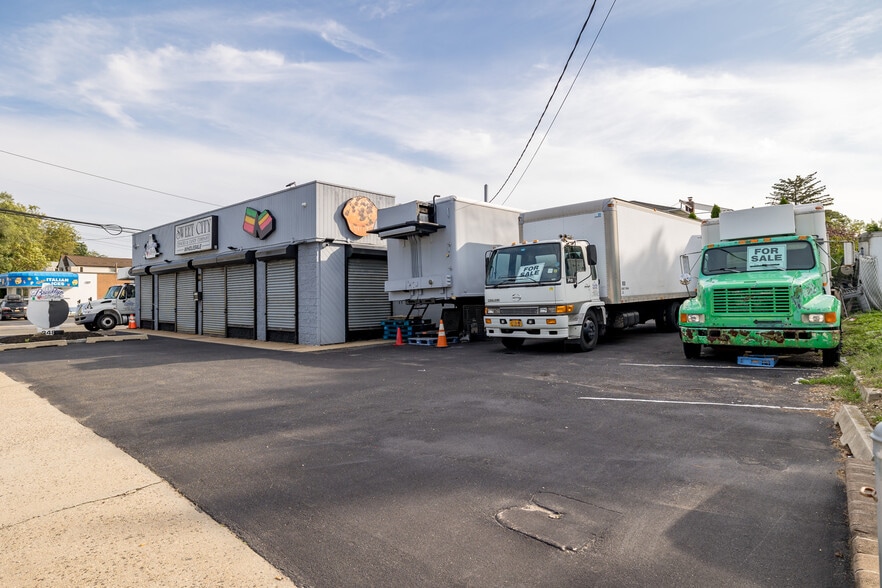 848 Main St, Farmingdale, NY 11735 Many Uses! Office, Retail