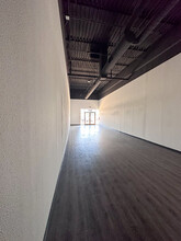 513 W Jefferson St, Grand Prairie, TX for lease Interior Photo- Image 2 of 3