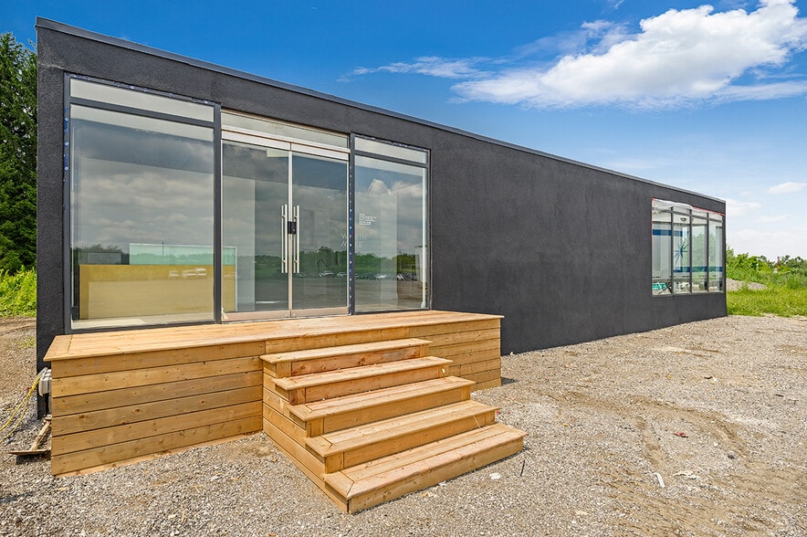 11840 Keele St, Vaughan, ON for lease - Primary Photo - Image 1 of 1