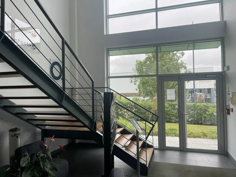 Flex in Sainte-Luce-sur-Loire for lease - Building Photo - Image 2 of 10