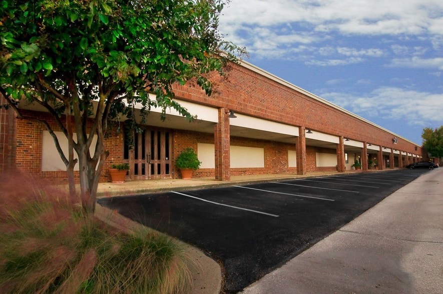 2301 S Broadway, Tyler, TX for lease - Building Photo - Image 2 of 8