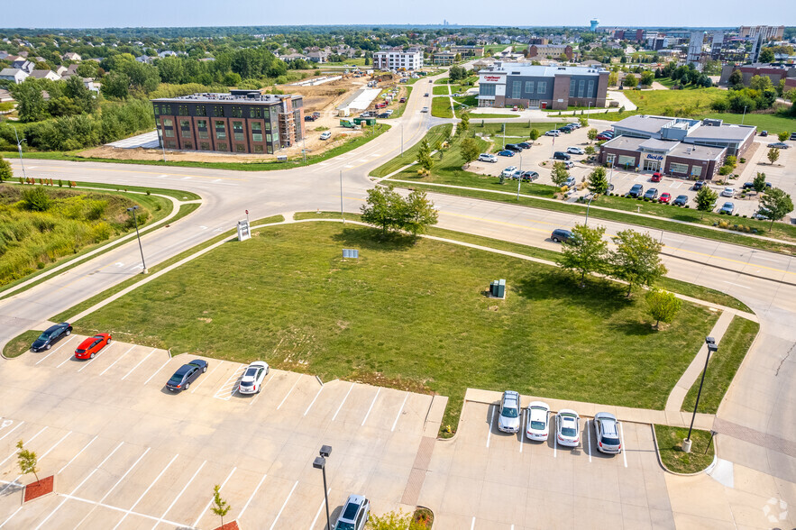 445 S 64th St, West Des Moines, IA for lease - Aerial - Image 2 of 3