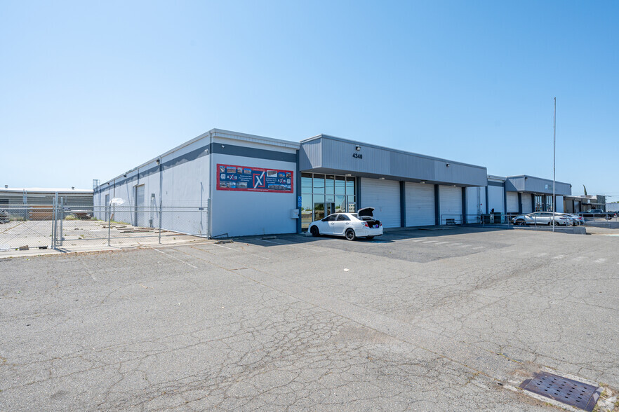 4330-4340 Roseville Rd, North Highlands, CA for lease - Building Photo - Image 3 of 9