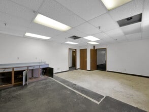 5075-5095 Westerville Rd, Columbus, OH for lease Interior Photo- Image 2 of 14