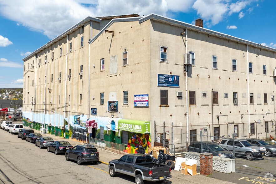 185 6th Ave, Paterson, NJ for lease - Building Photo - Image 1 of 7