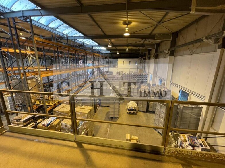 Industrial in Chambly for lease - Interior Photo - Image 3 of 10