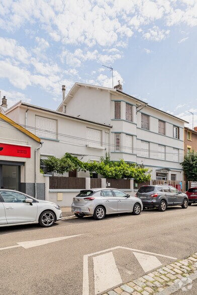 Office in Lyon for lease - Primary Photo - Image 1 of 2