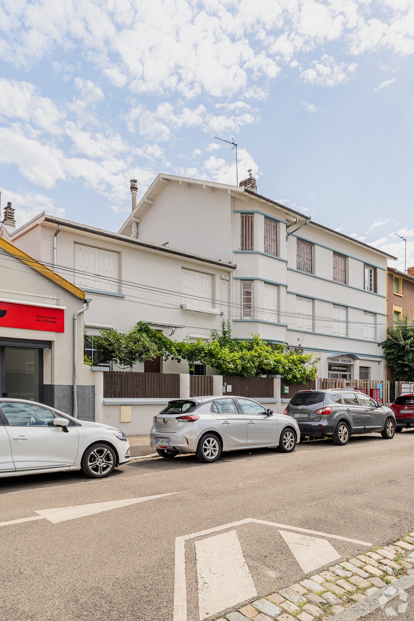 Office in Lyon for lease Primary Photo- Image 1 of 3