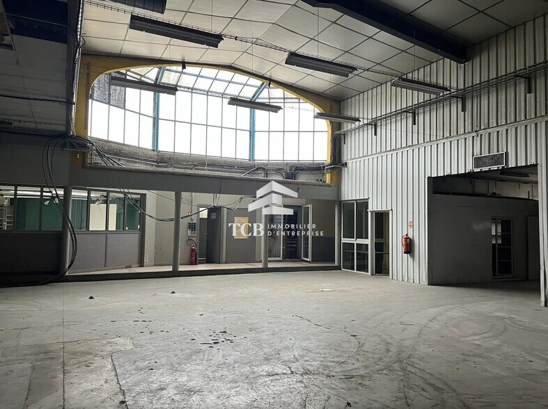 Flex in Orvault for lease - Interior Photo - Image 3 of 3