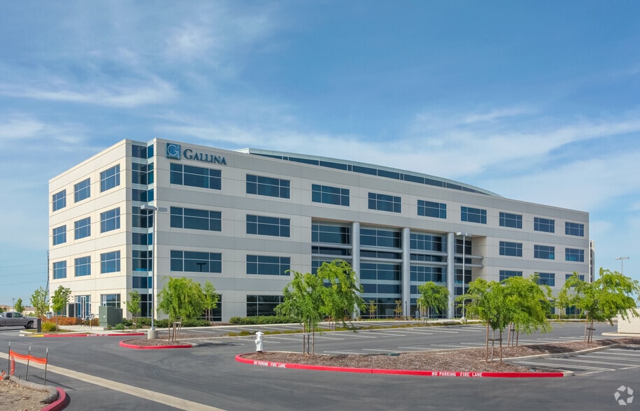 925 Highland Pointe Dr, Roseville, CA for lease - Building Photo - Image 3 of 4