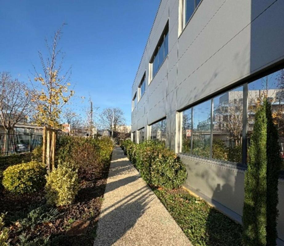 Office in Lyon for lease Building Photo- Image 1 of 8