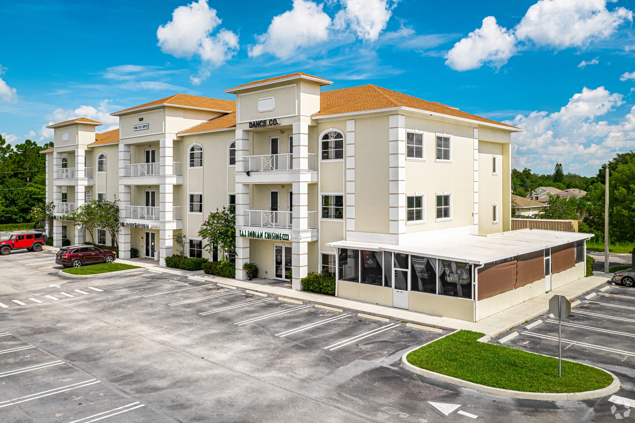 529 NW Prima Vista Blvd, Port Saint Lucie, FL for lease Primary Photo- Image 1 of 8