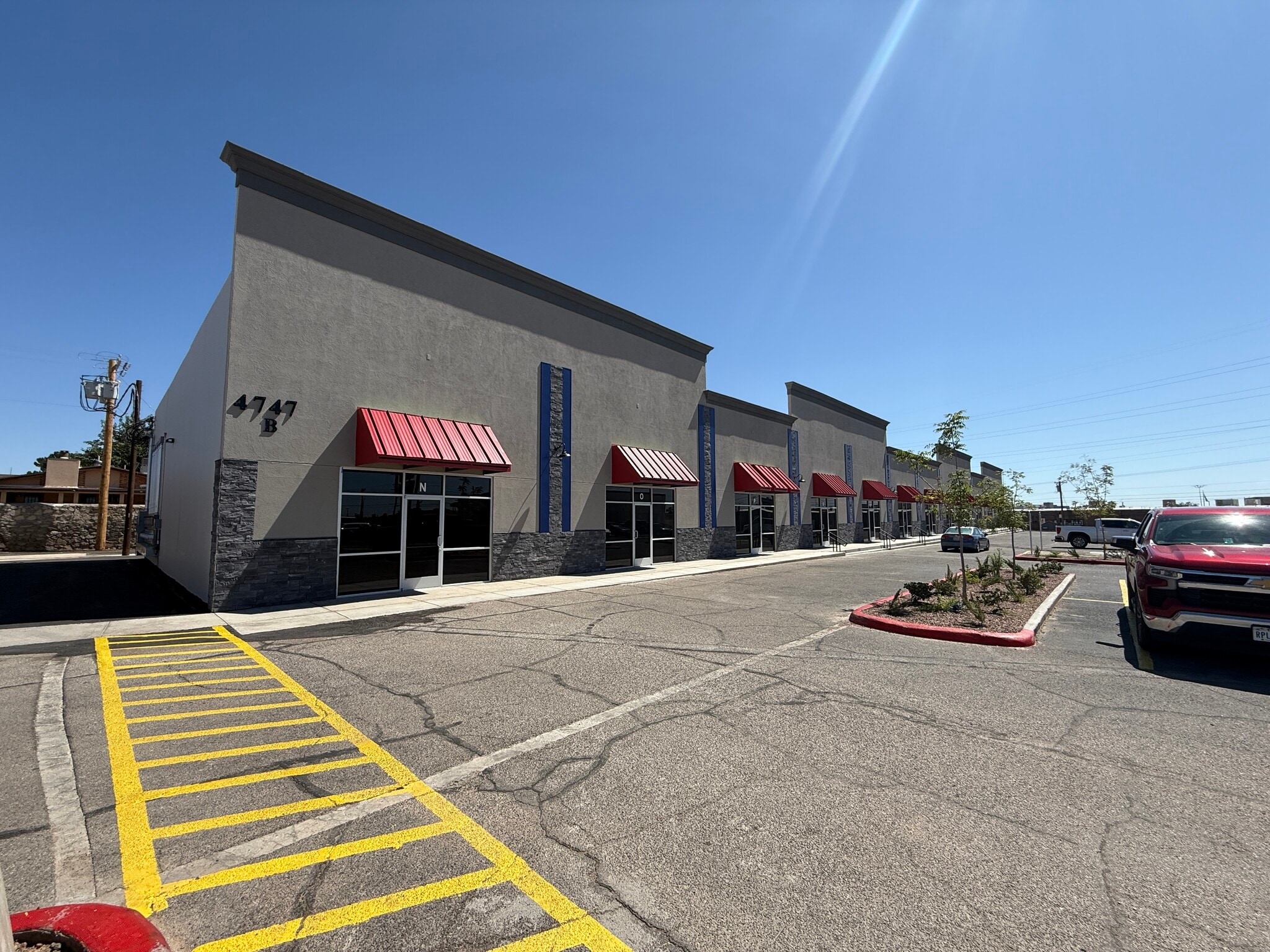 4747 Hondo Pass Dr, El Paso, TX for lease Interior Photo- Image 1 of 6