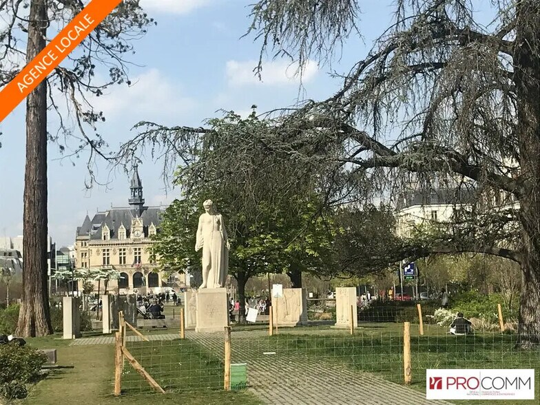 Retail in Vincennes for lease - Building Photo - Image 2 of 5