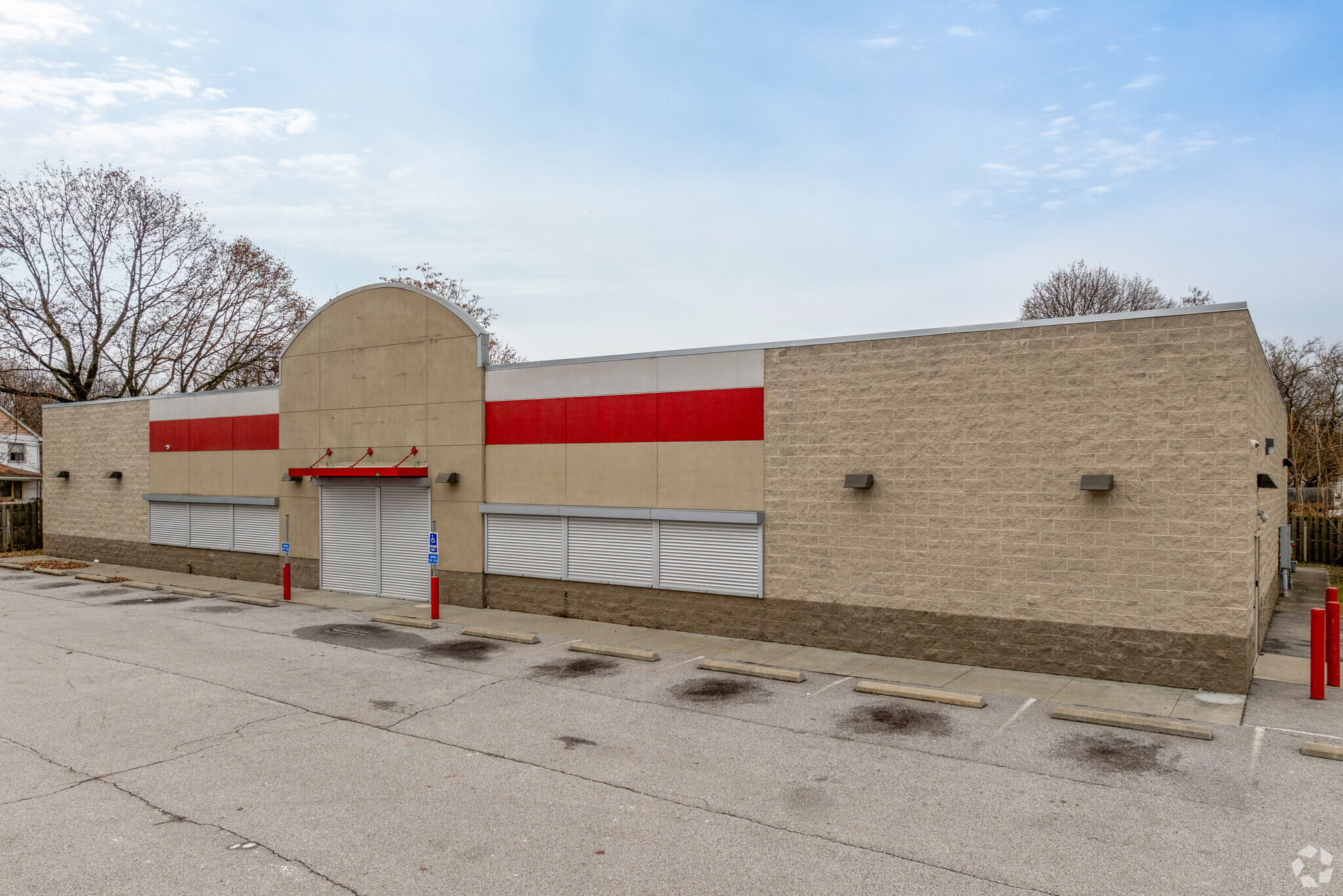 580 Vernon Odom Blvd, Akron, OH for lease Primary Photo- Image 1 of 11