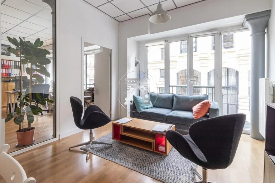 Office in Paris for lease - Interior Photo - Image 3 of 7