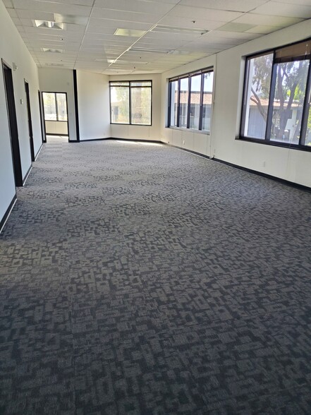 90 Great Oaks Blvd, San Jose, CA for lease - Building Photo - Image 3 of 15