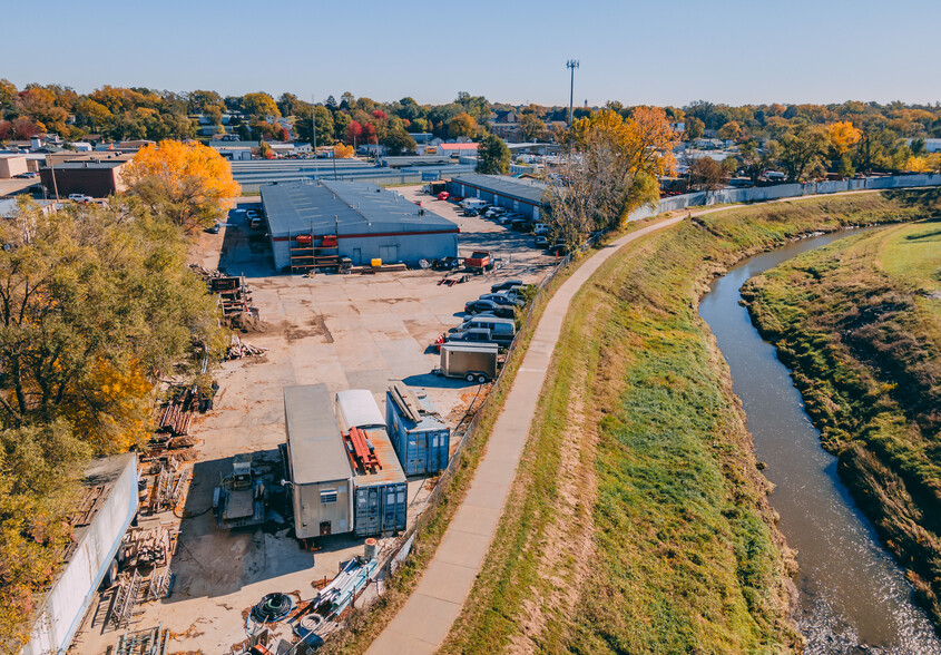 2320 Keystone Dr, Omaha, NE for lease - Building Photo - Image 3 of 3