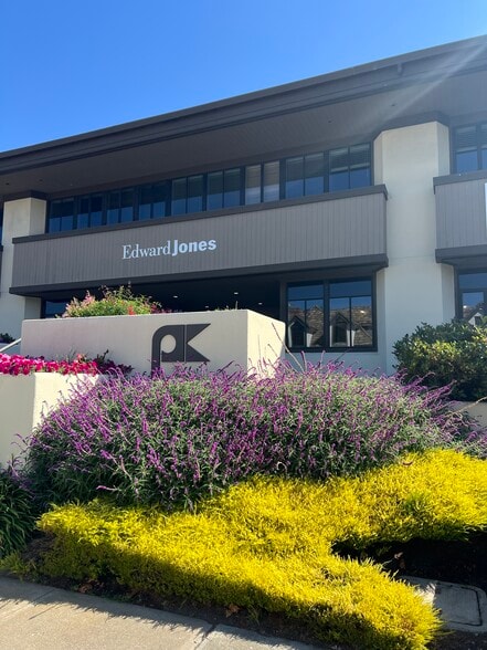 126 Clock Tower Pl, Carmel, CA for lease - Building Photo - Image 3 of 7