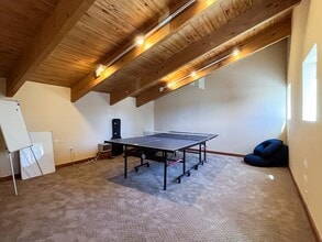 10038 Meadow Way, Truckee, CA for lease Interior Photo- Image 2 of 3