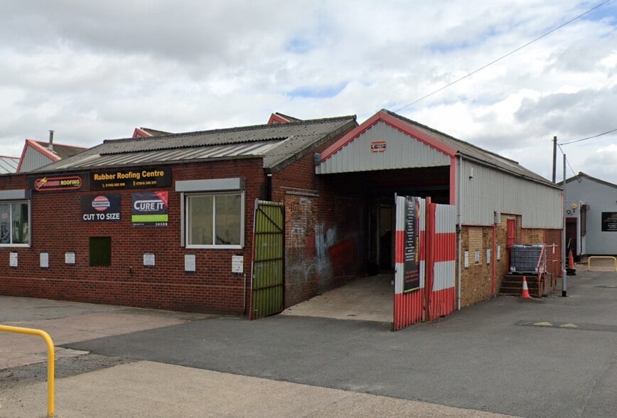 15 St. Annes Rd, Willenhall, WV13 1ED