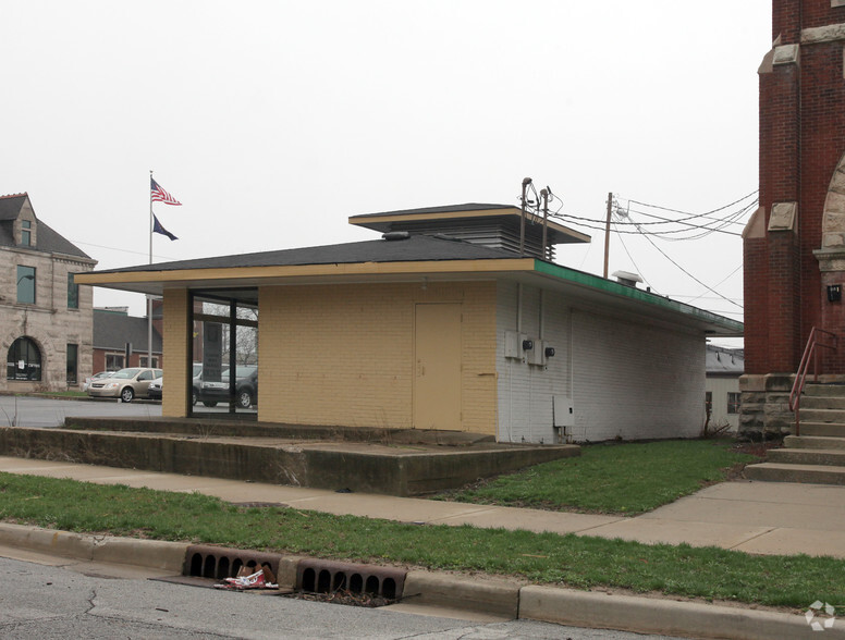 121 N Washington St, Kokomo, IN for sale - Building Photo - Image 2 of 4