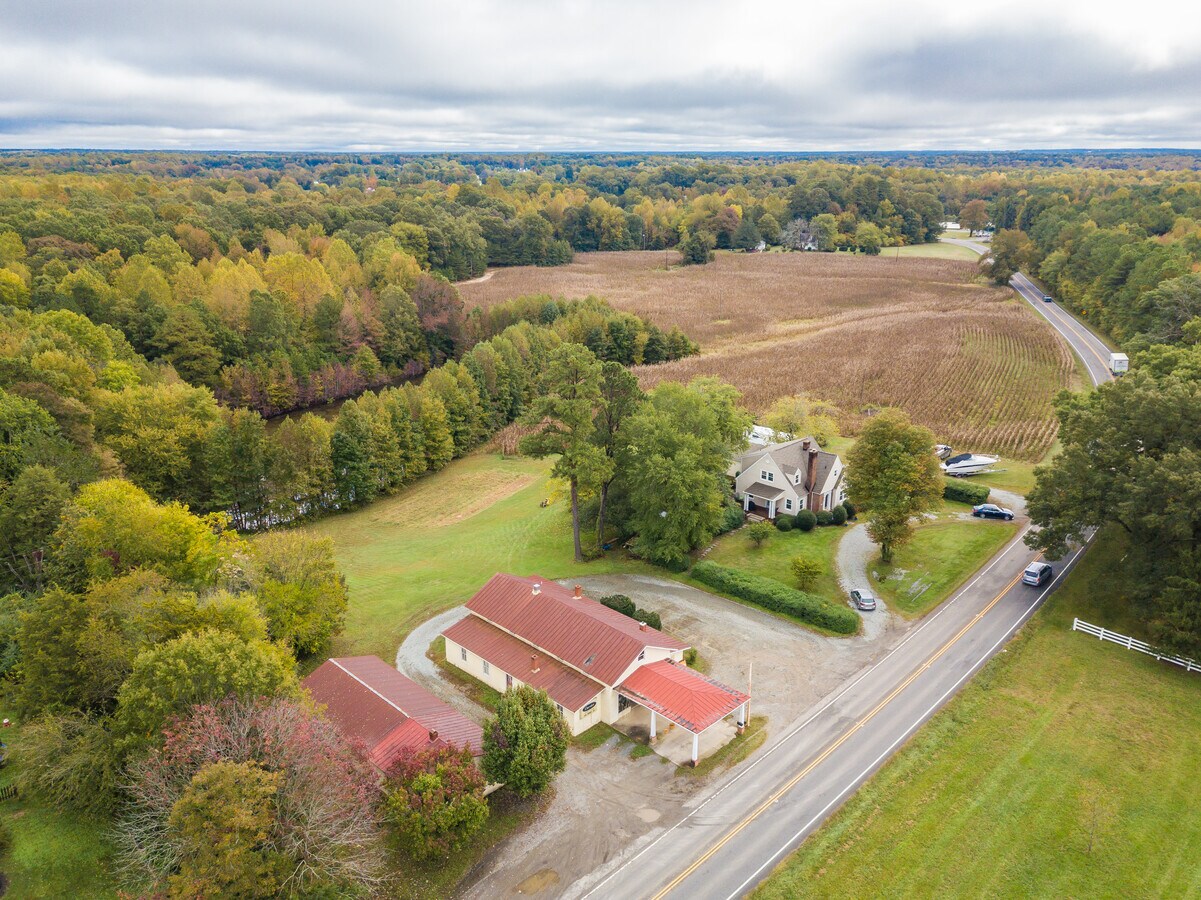 17068 Mountain Rd, Montpelier, VA 23192