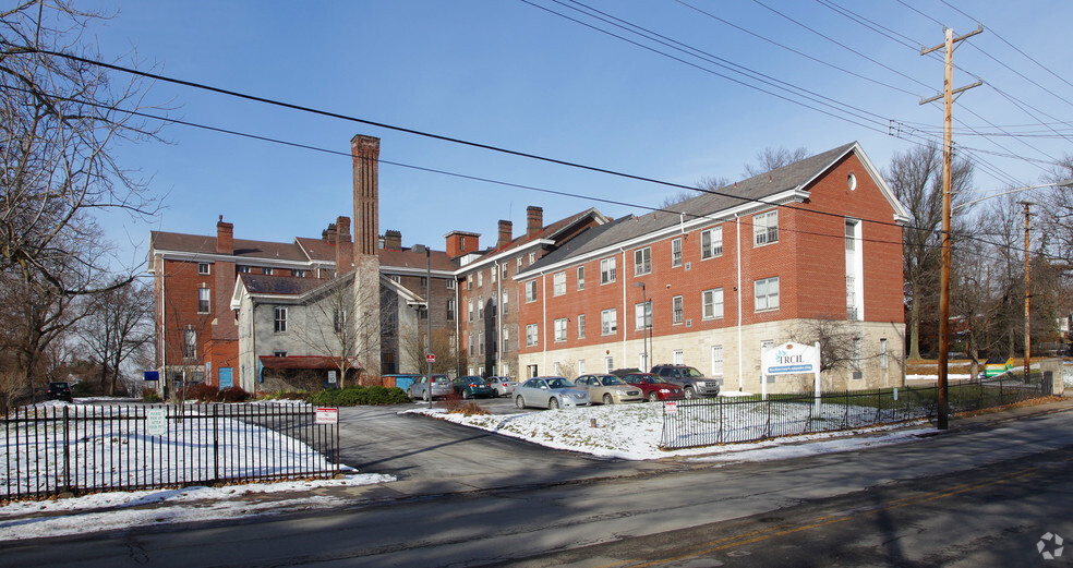 900 Rebecca Ave, Pittsburgh, PA for sale - Building Photo - Image 1 of 15